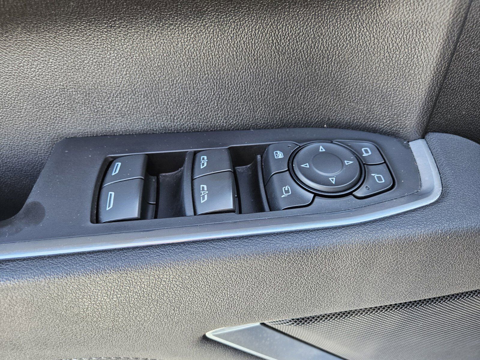 Used 2025 GMC Sierra 1500 SLT image 31