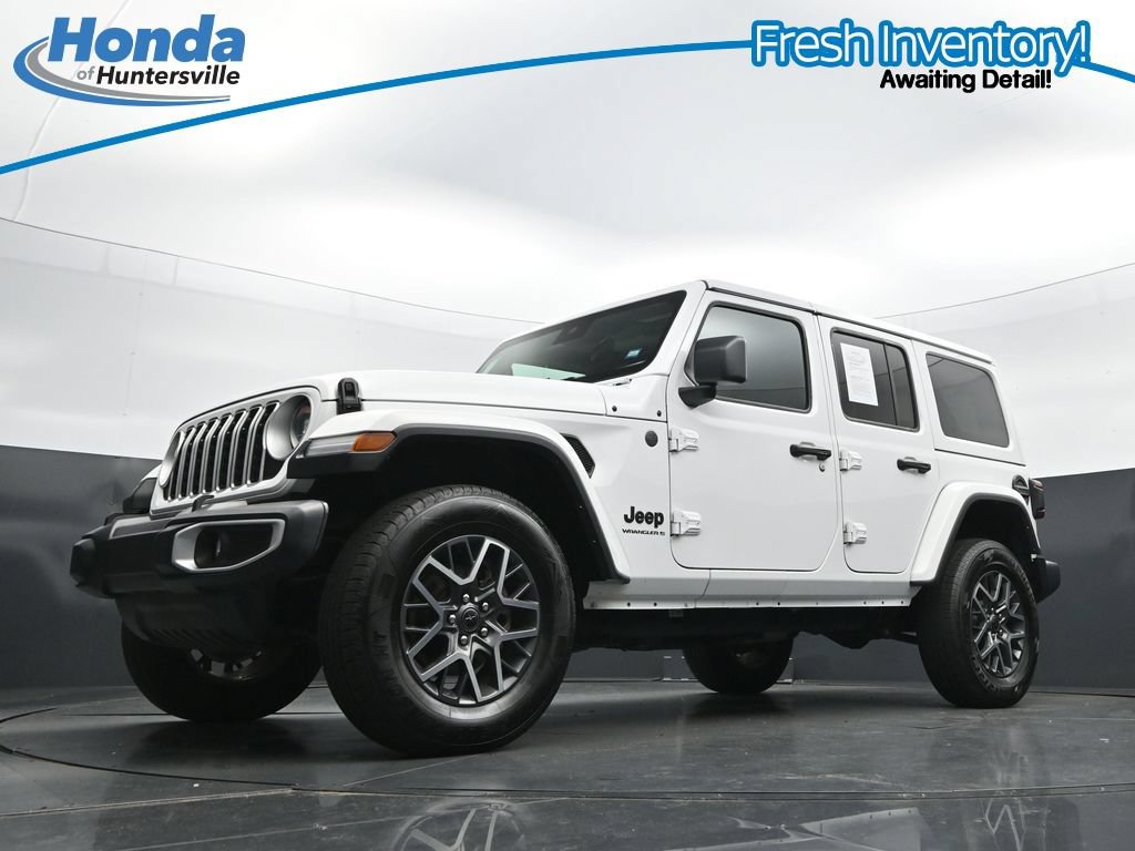 Used 2025 Jeep Wrangler Unlimited Sahara AWD/4WD image 29