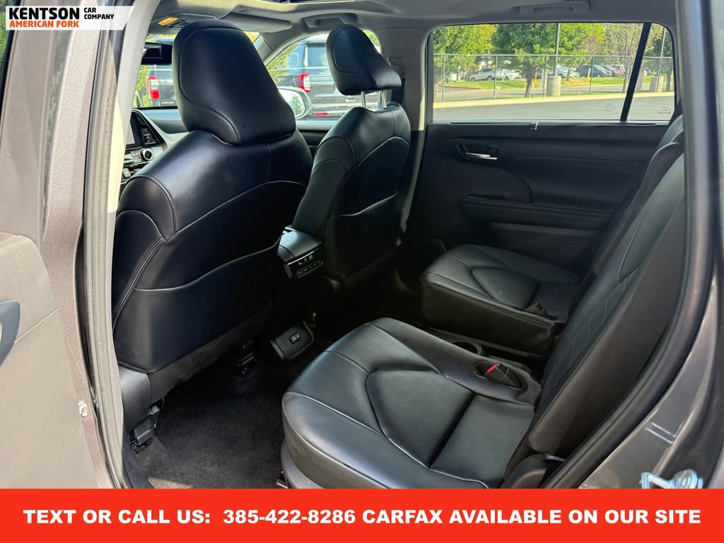 Used 2025 Toyota Highlander XLE image 39