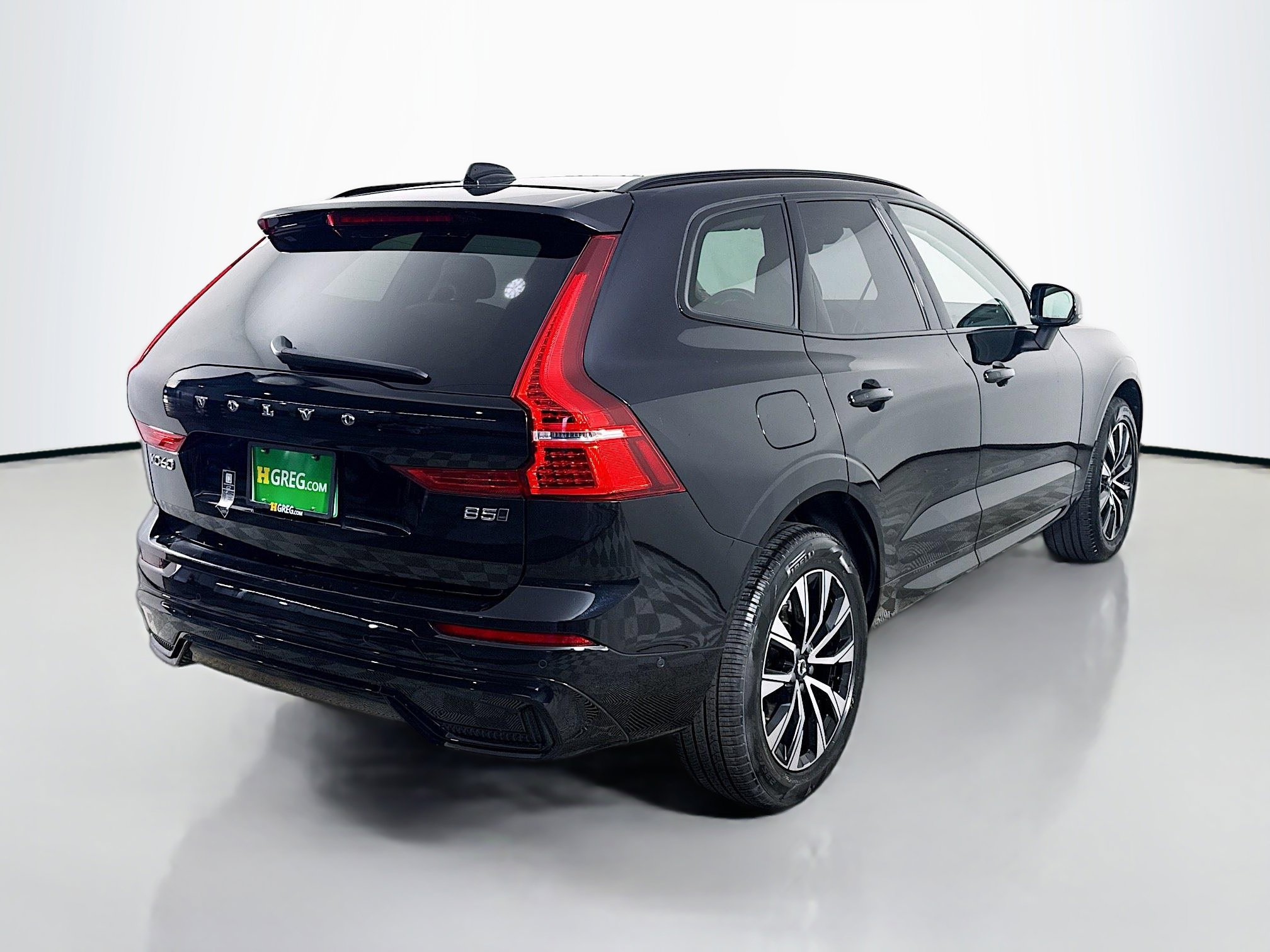 Used 2025 Volvo XC60 B5 Plus image 10