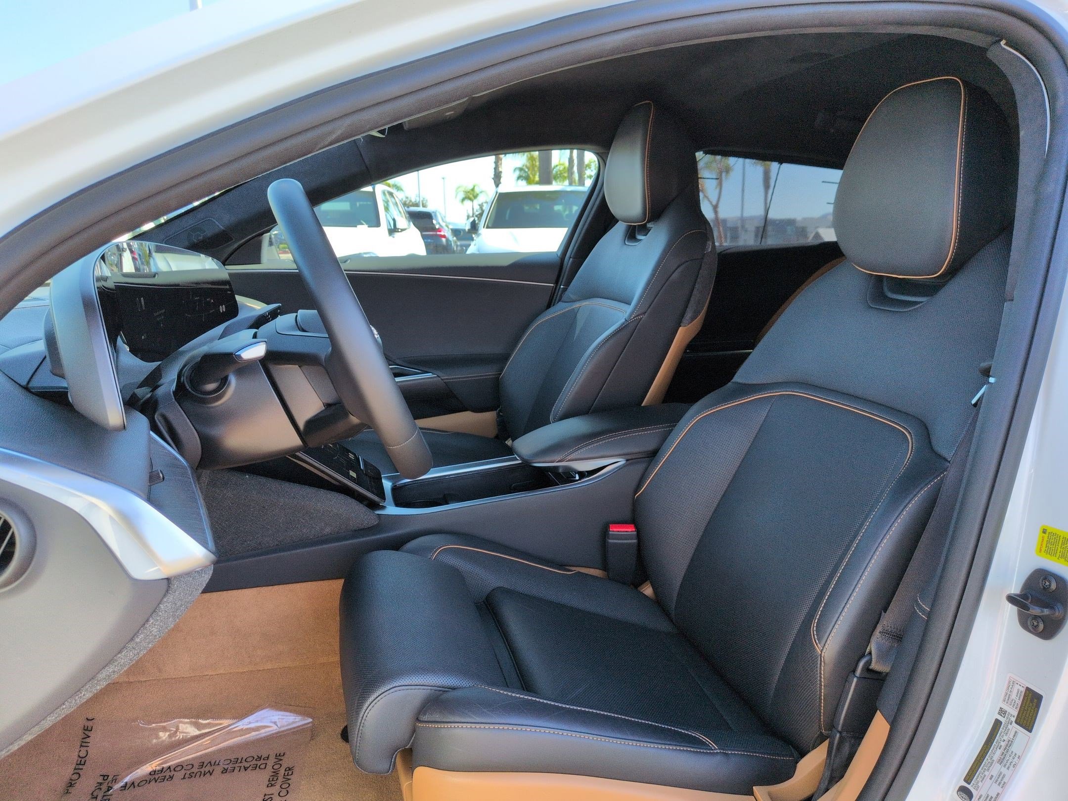 Used 2024 Lucid Air Touring image 16