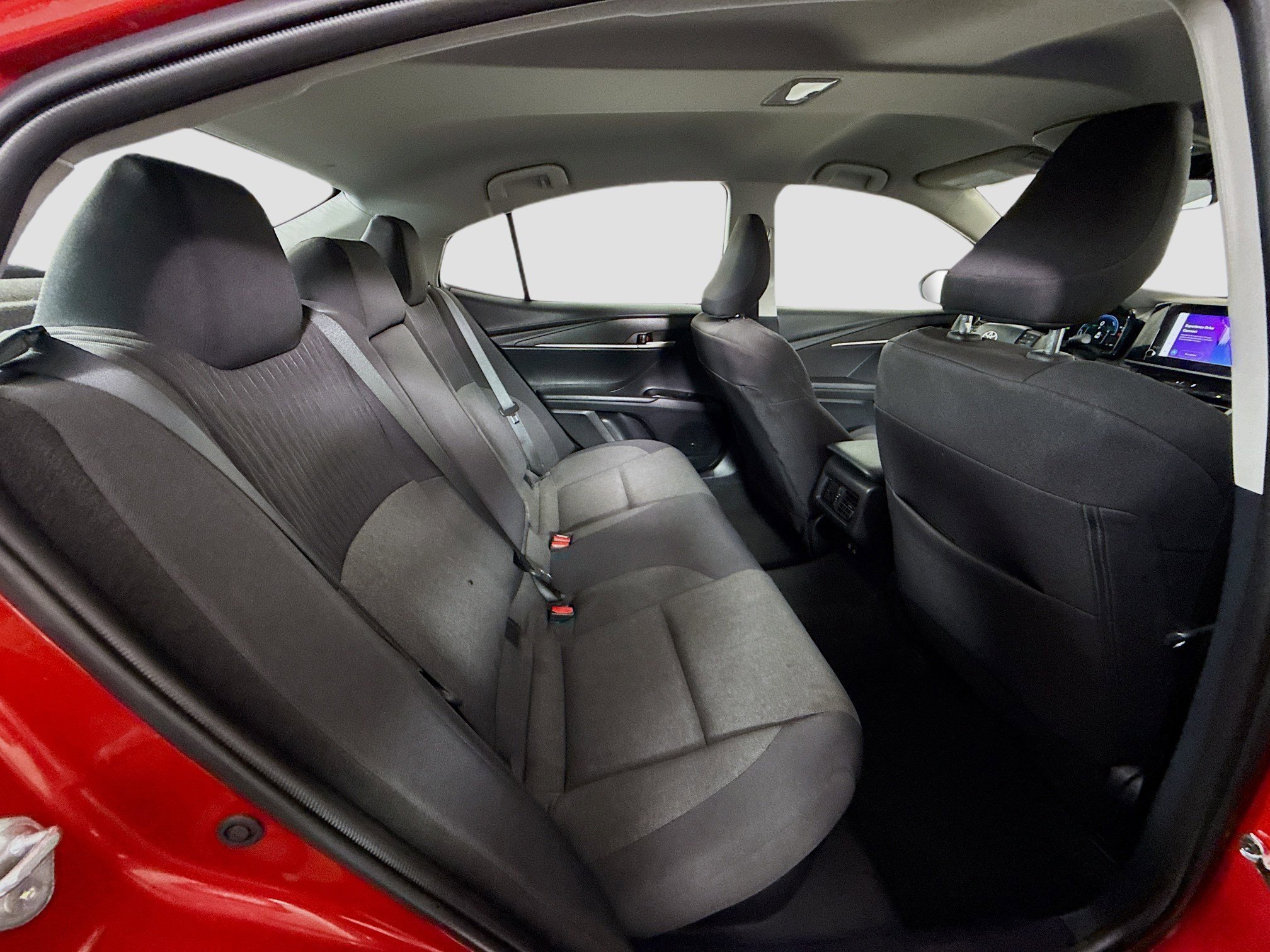 Used 2025 Toyota Camry LE image 27