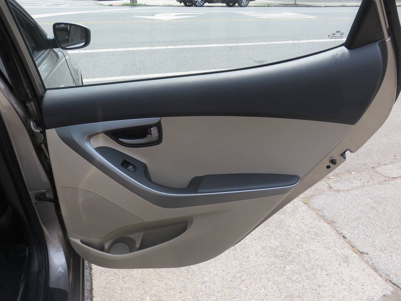Used 2016 Hyundai Elantra SE FWD image 25