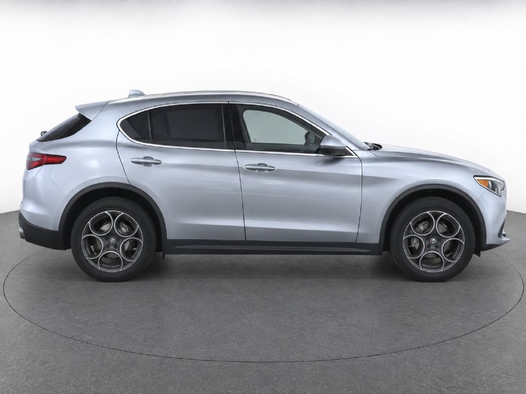 Used 2018 Alfa Romeo Stelvio Ti AWD/4WD image 10