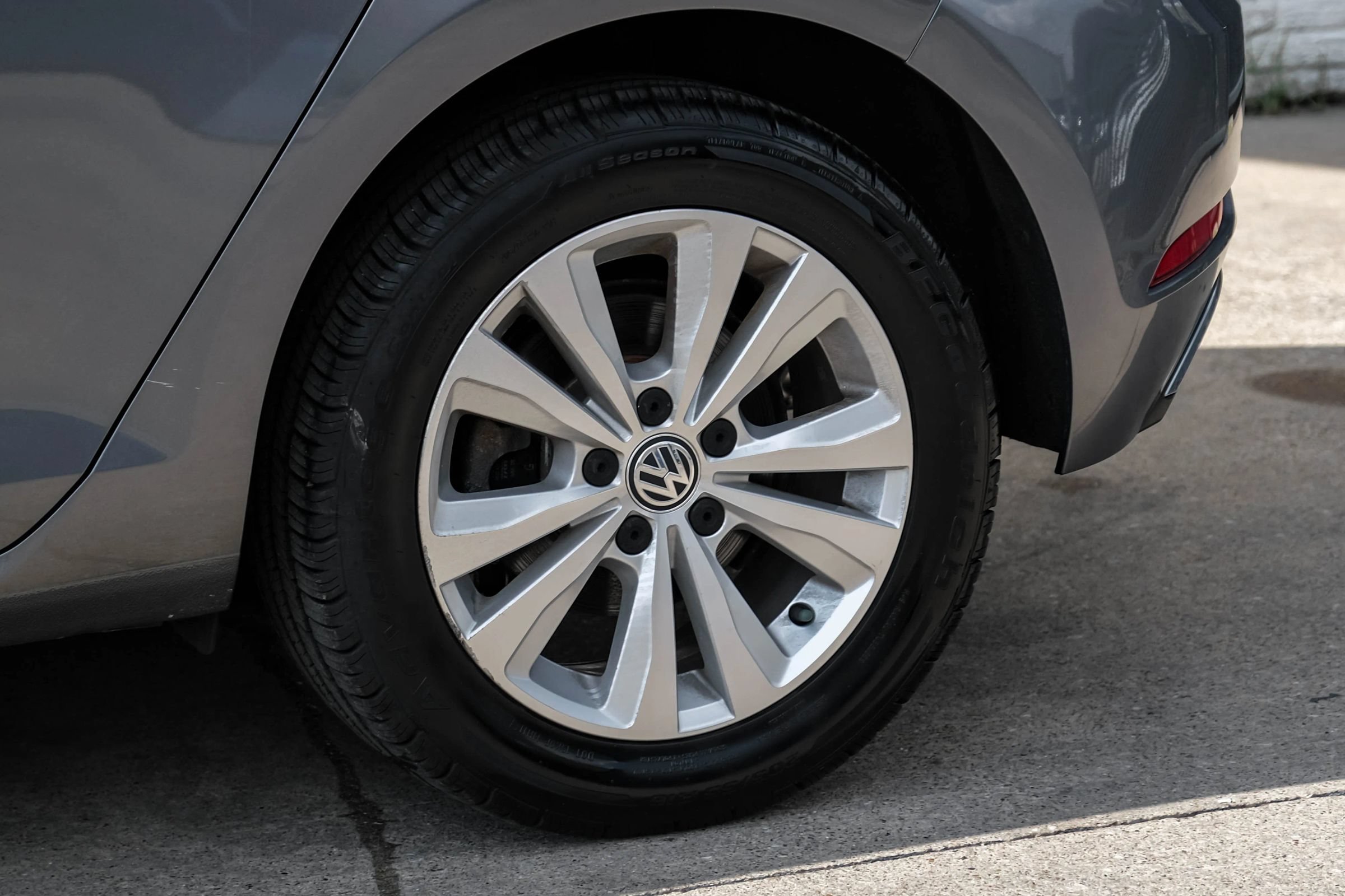 Used 2019 Volkswagen Golf SE FWD image 51