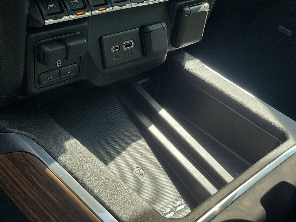 Used 2020 Chevrolet Silverado 1500 High Country w/ Technology Package image 29