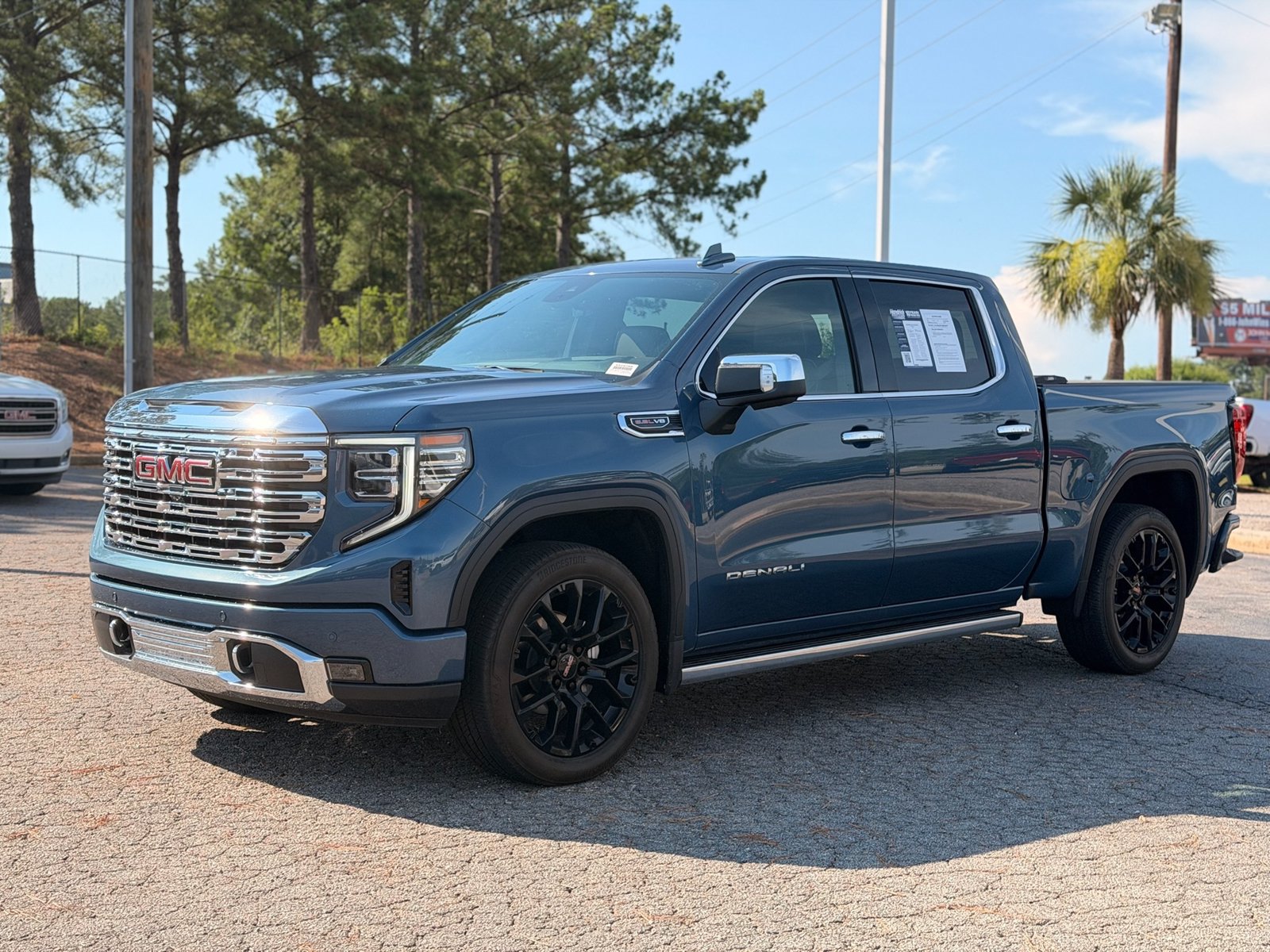 Used 2025 GMC Sierra 1500 Denali w/ Denali Reserve Package AWD/4WD image 7