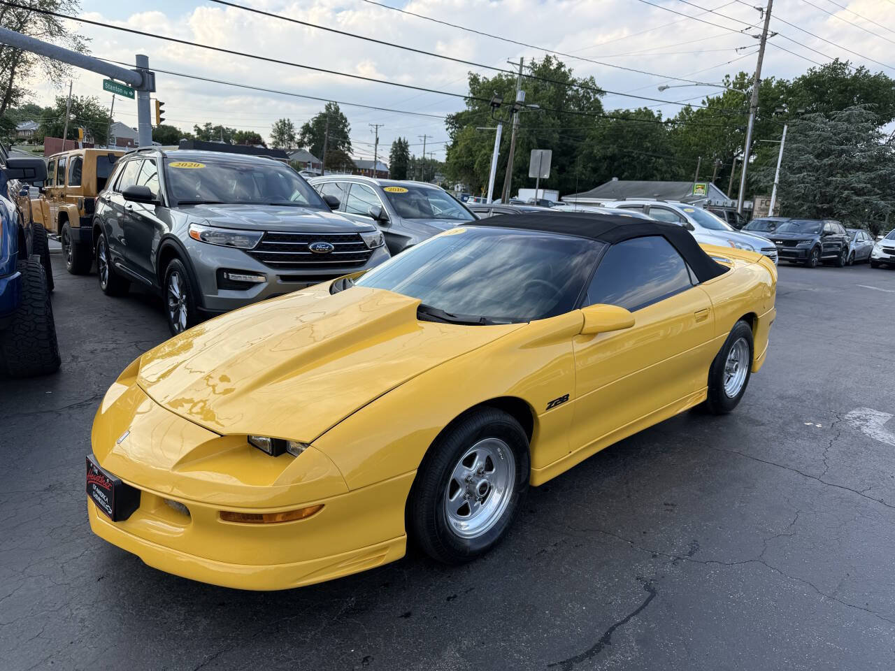 Used 1995 Chevrolet Camaro Z28 RWD image 2
