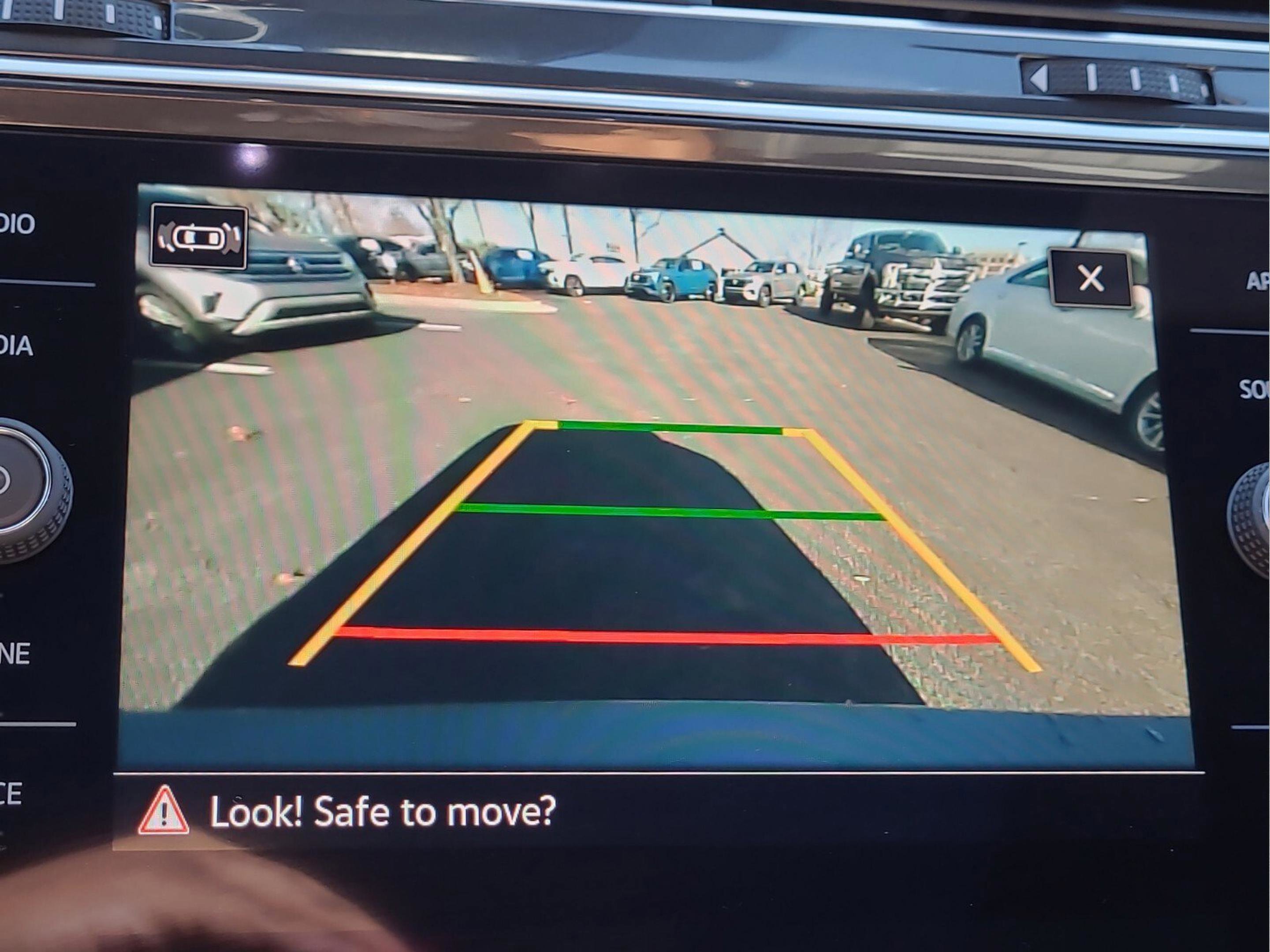 Used 2023 Volkswagen Tiguan SE R-Line image 19