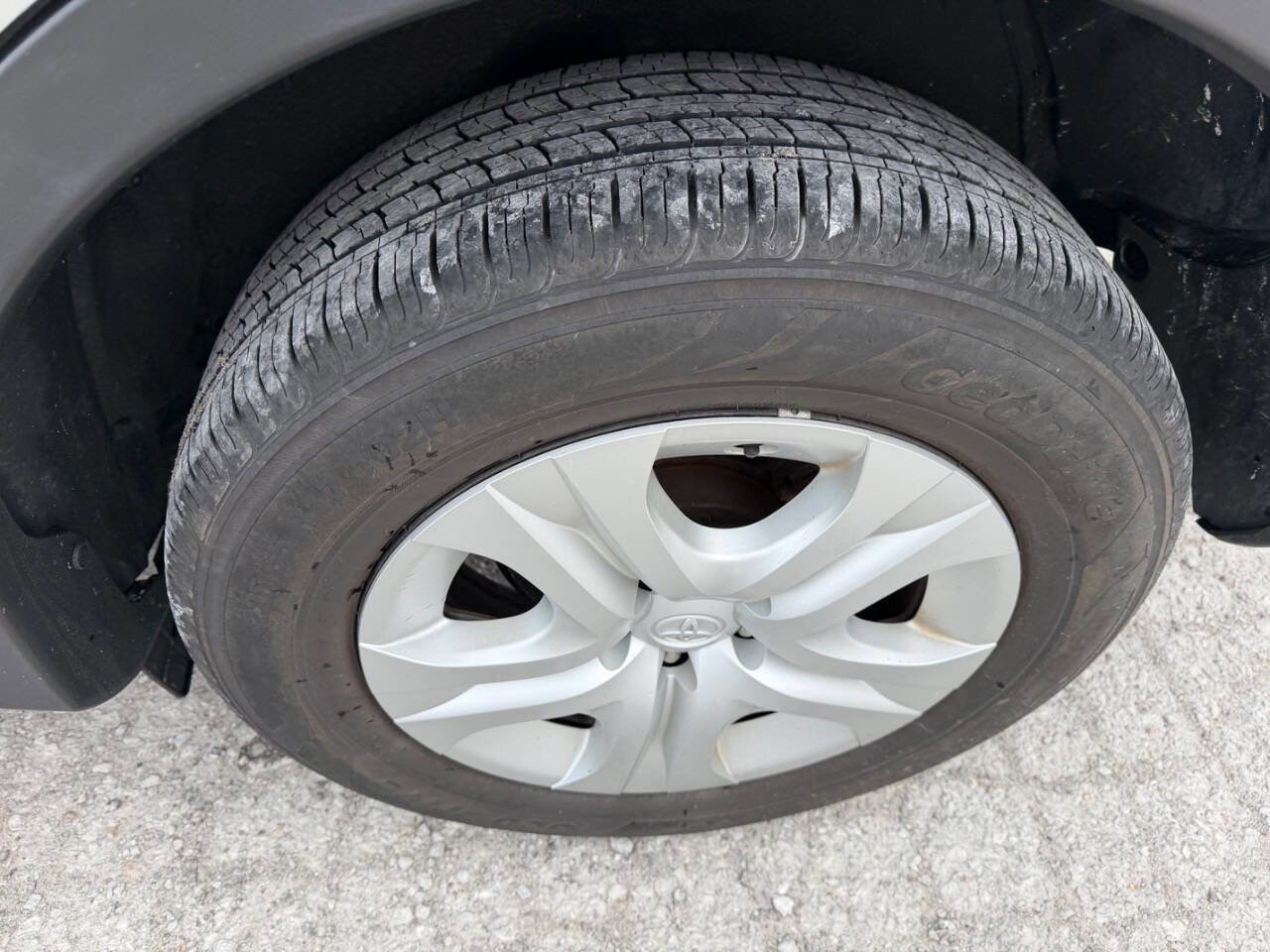 Used 2014 Toyota RAV4 LE FWD image 12