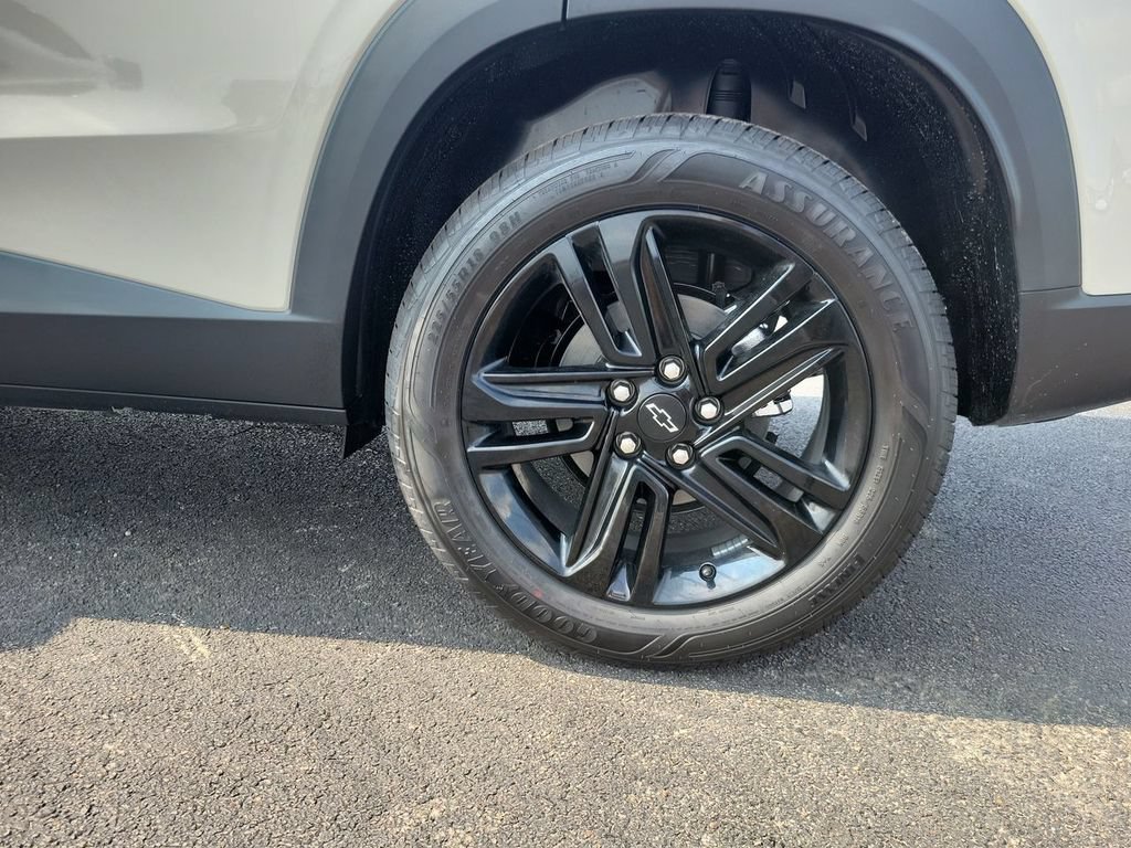 New 2026 Chevrolet Trax ACTIV w/ Sunroof Package FWD image 33