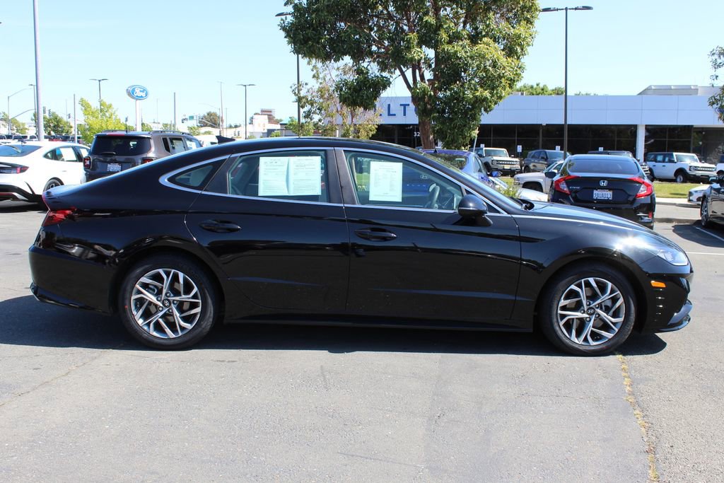 Used 2023 Hyundai Sonata SEL w/ Cargo Package image 6
