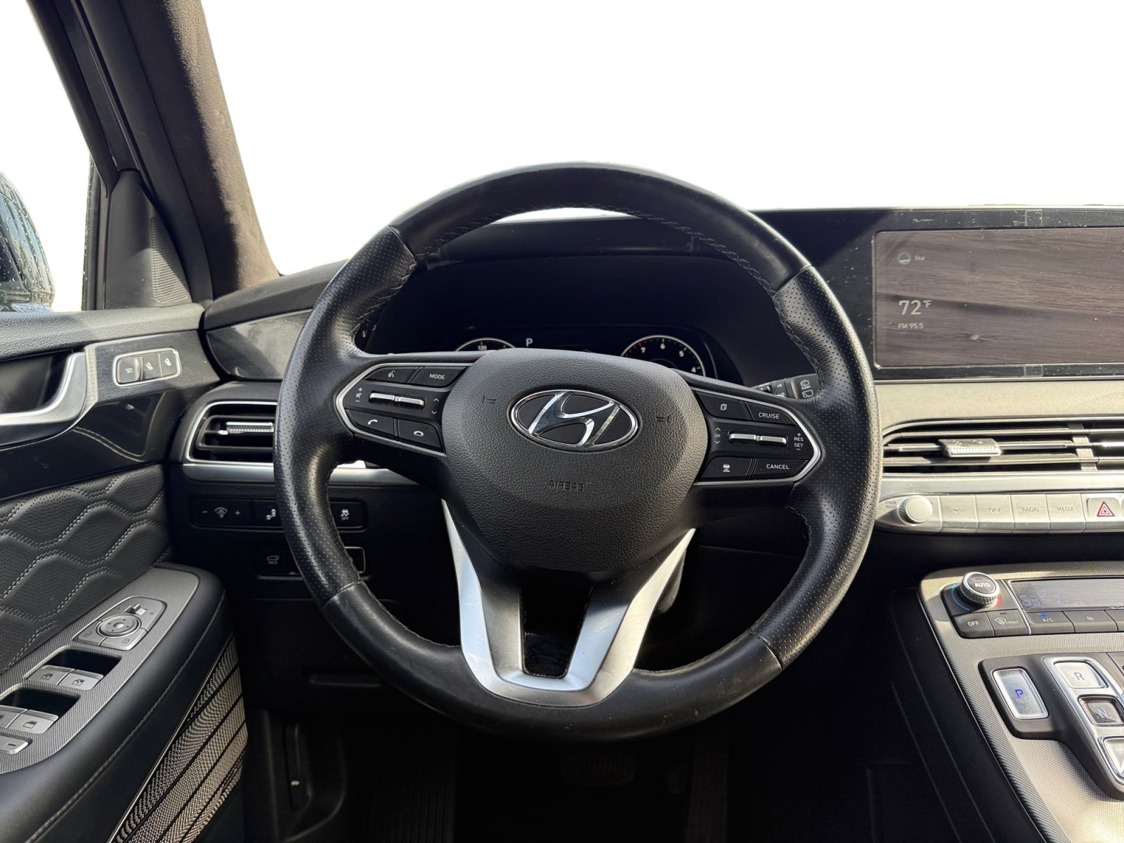 Used 2021 Hyundai Palisade Calligraphy w/ Winter Package image 12