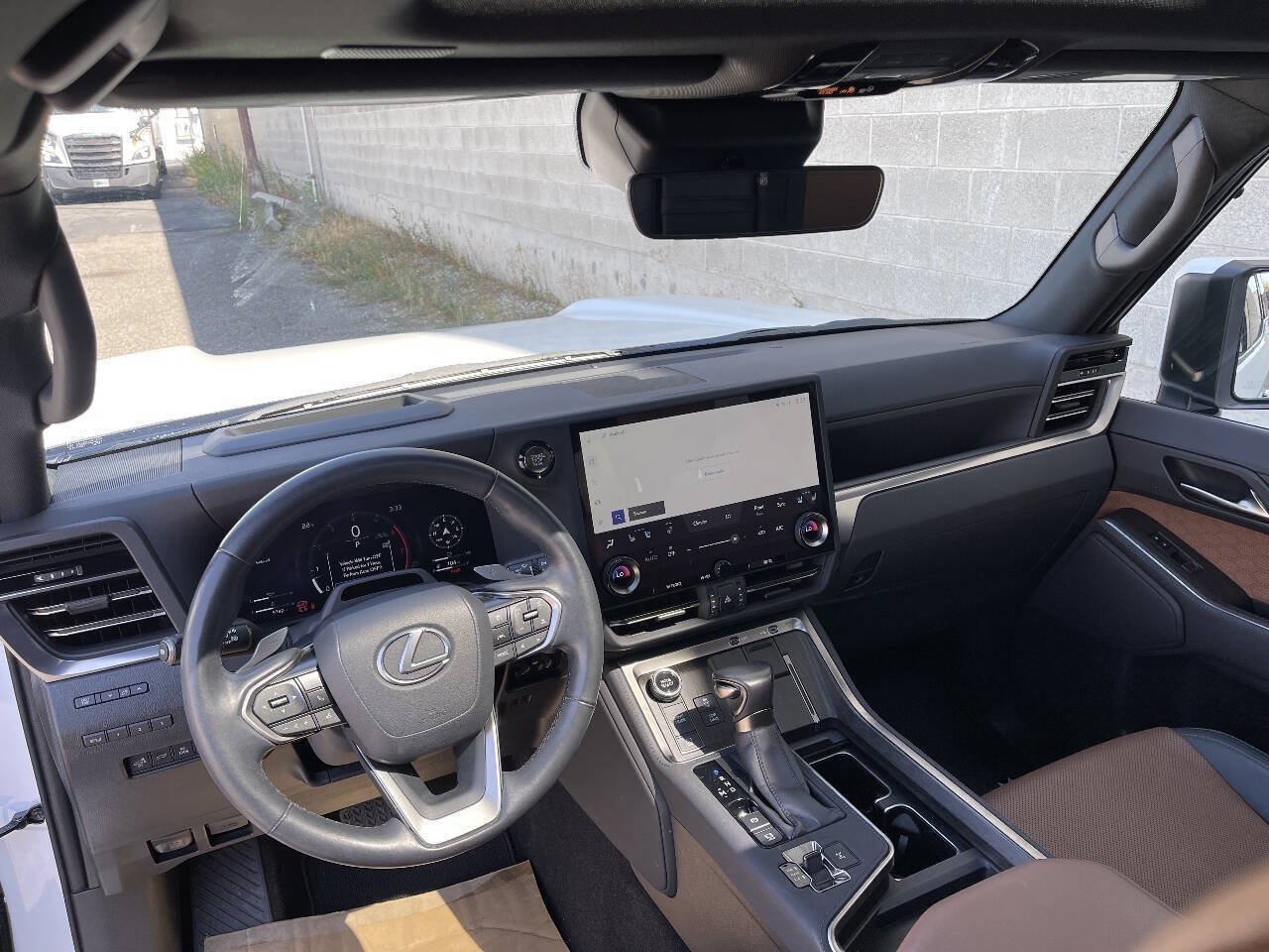 Used 2024 Lexus GX 550 w/ Accessory Package (Z1) AWD/4WD image 6