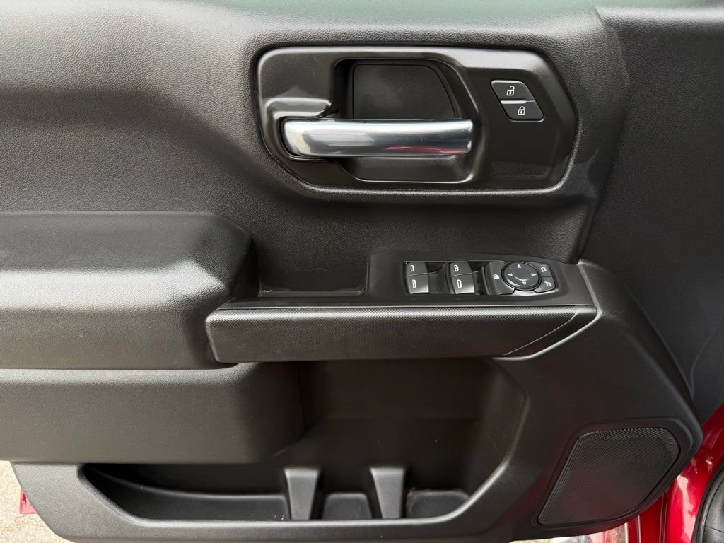 Used 2020 Chevrolet Silverado 1500 Custom w/ Custom Value Package image 18