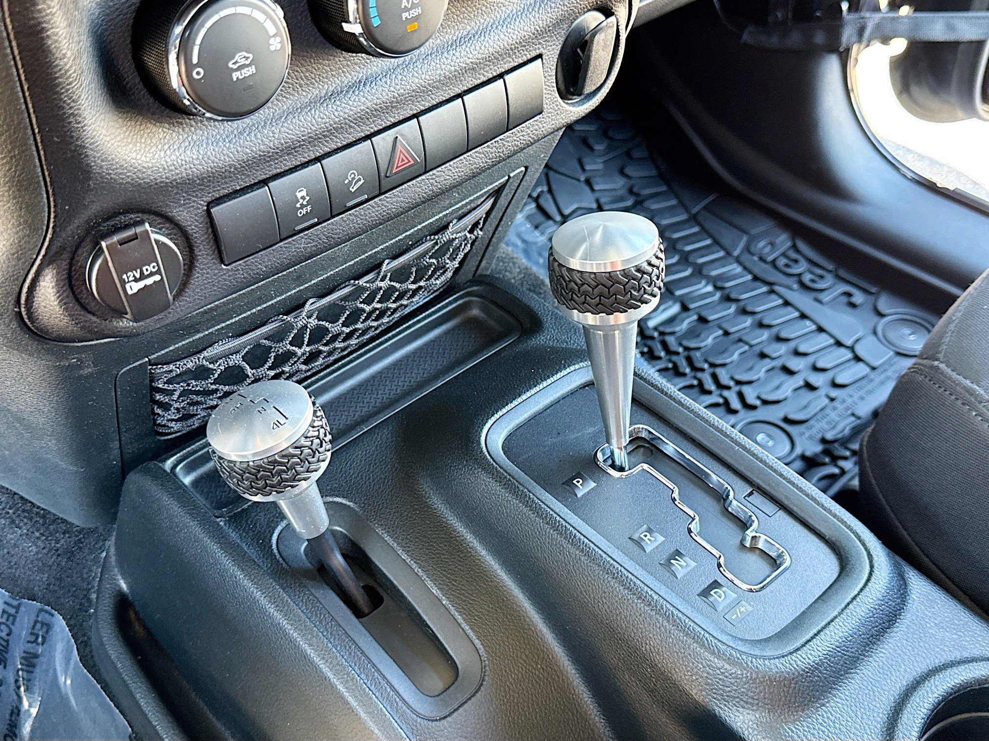 Used 2018 Jeep Wrangler Sport AWD/4WD image 9
