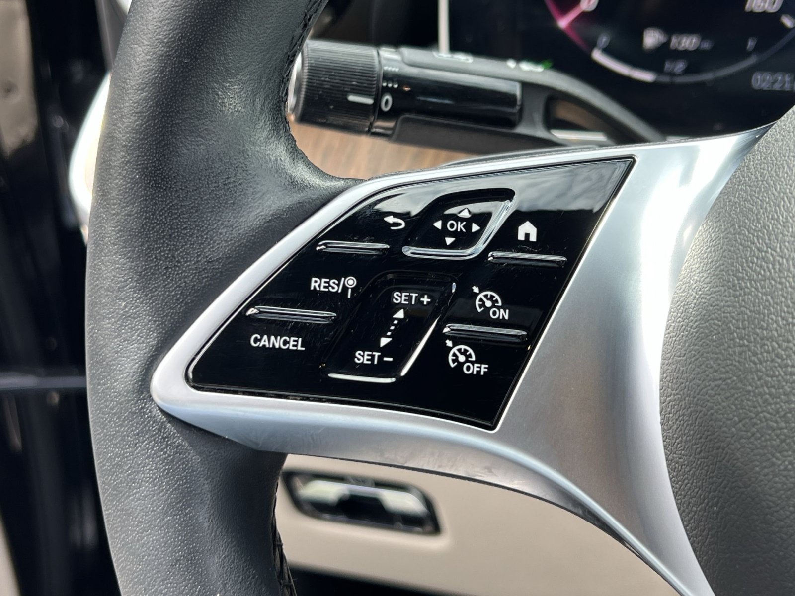Certified 2023 Mercedes-Benz C 300 4MATIC Sedan image 36