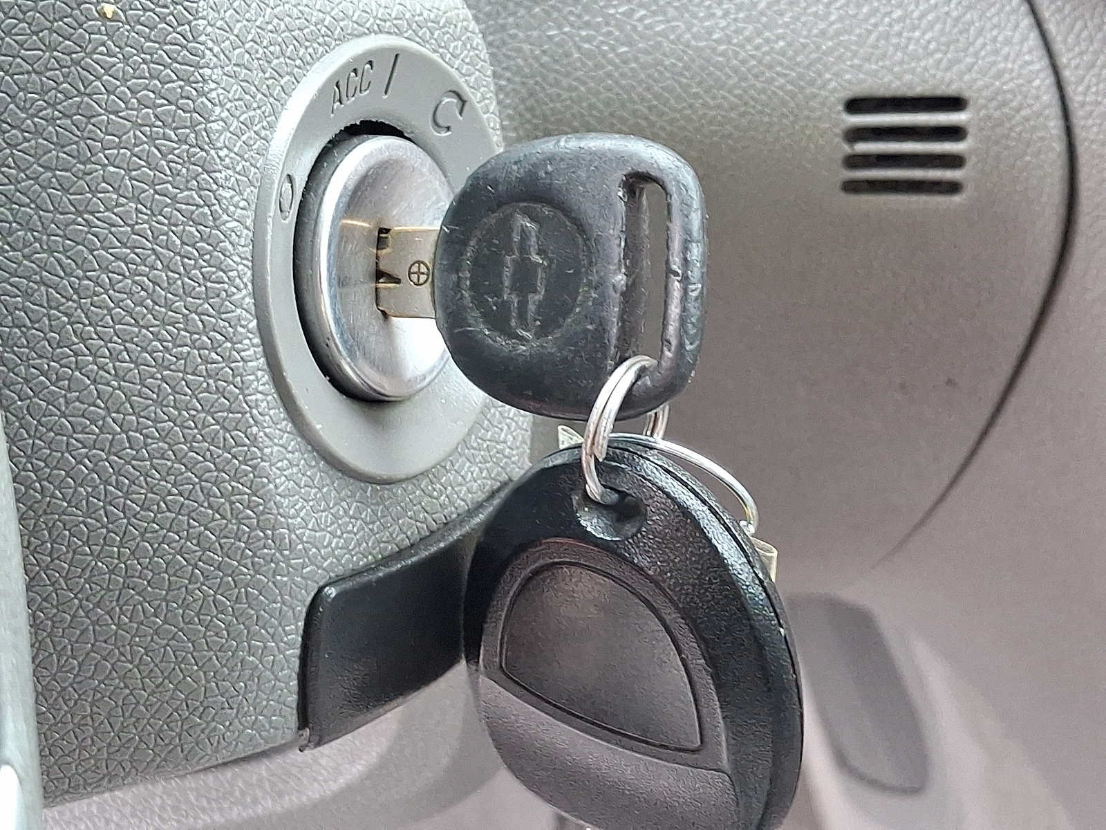 Used 2010 Chevrolet Traverse LT w/ Personal Connectivity Package FWD image 24