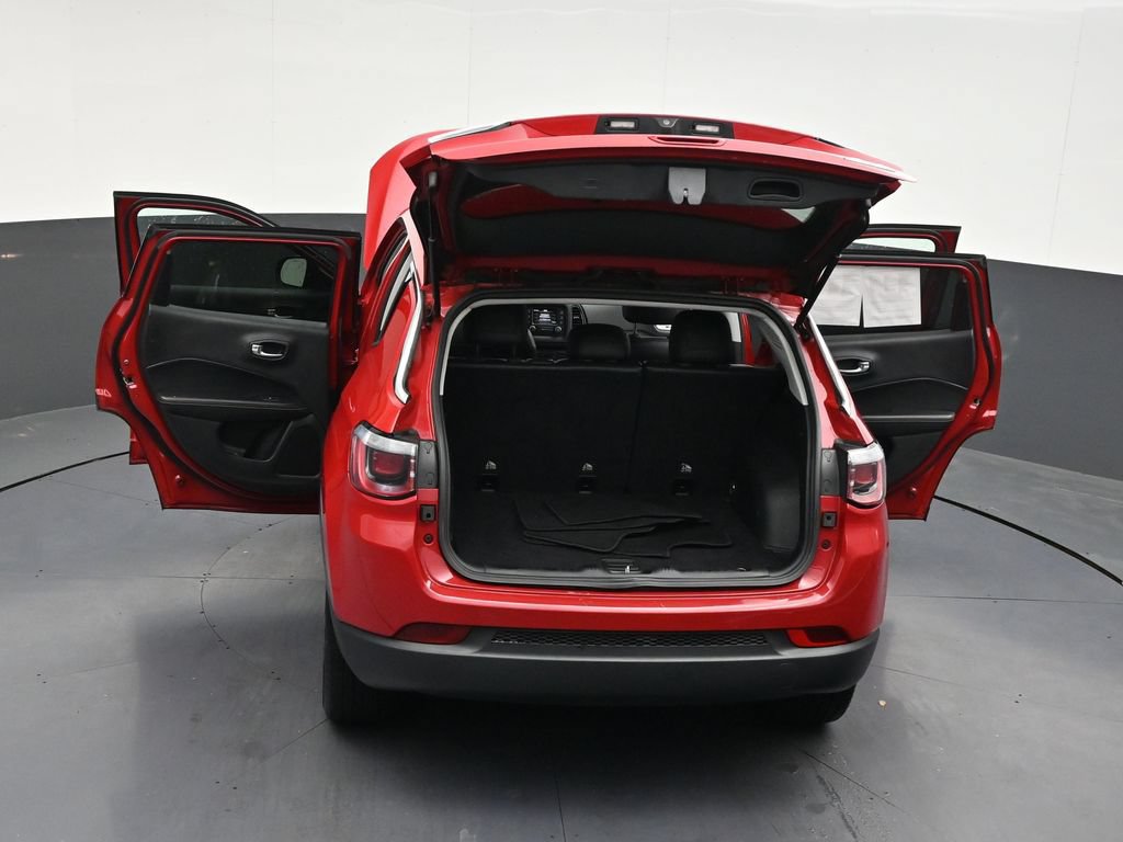Used 2018 Jeep Compass Latitude FWD image 35