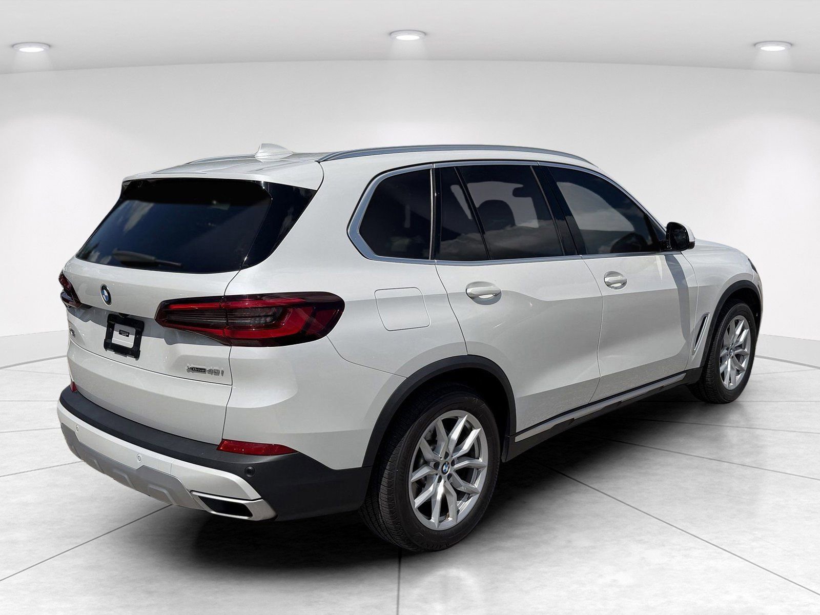 Used 2021 BMW X5 xDrive40i w/ Premium Package AWD/4WD image 4