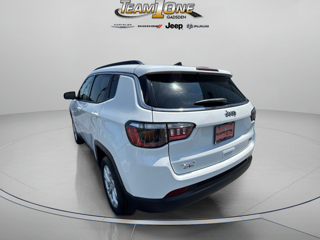 Used 2024 Jeep Compass Latitude AWD/4WD image 6