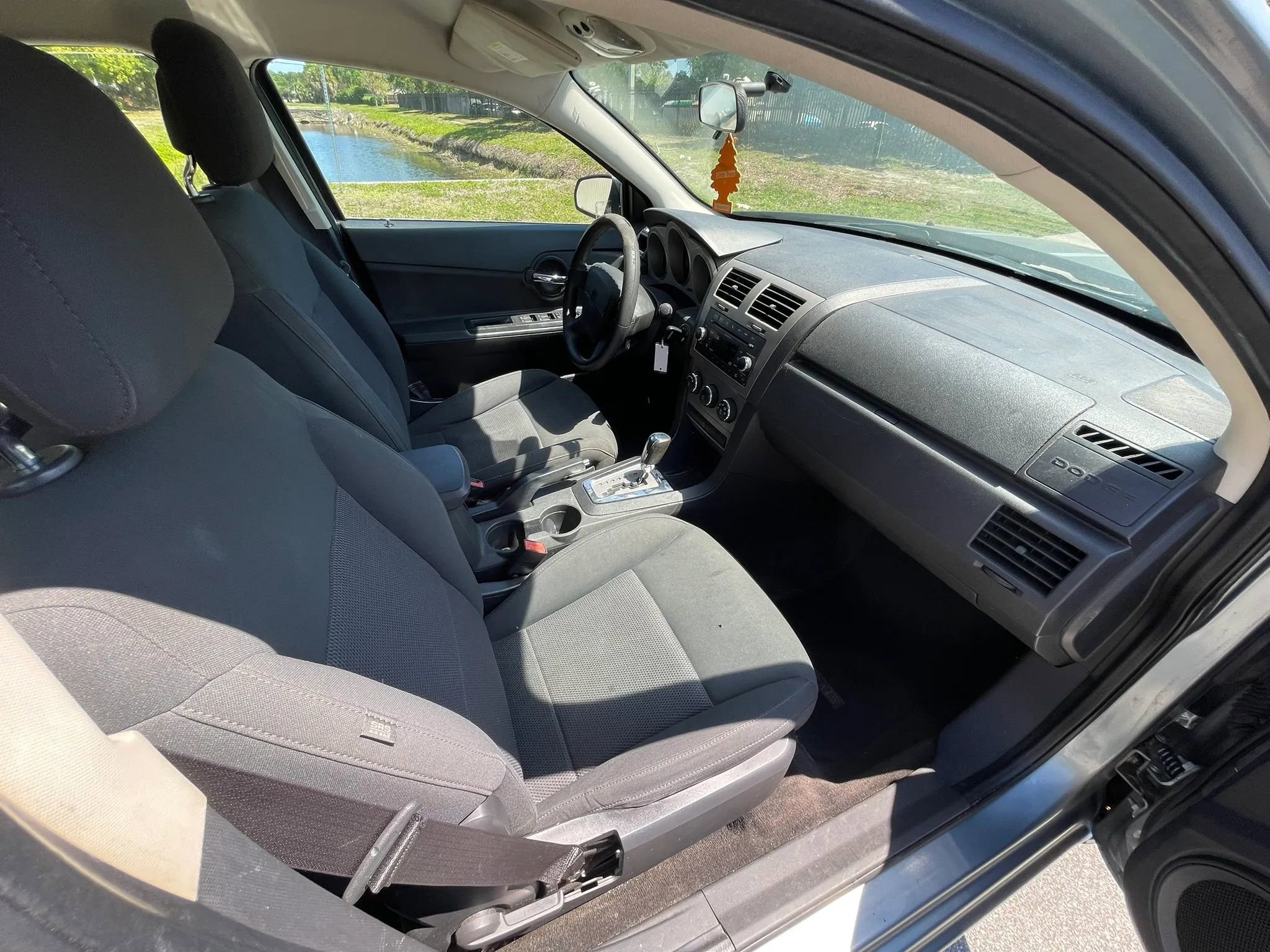 Used 2010 Dodge Avenger SXT FWD image 23