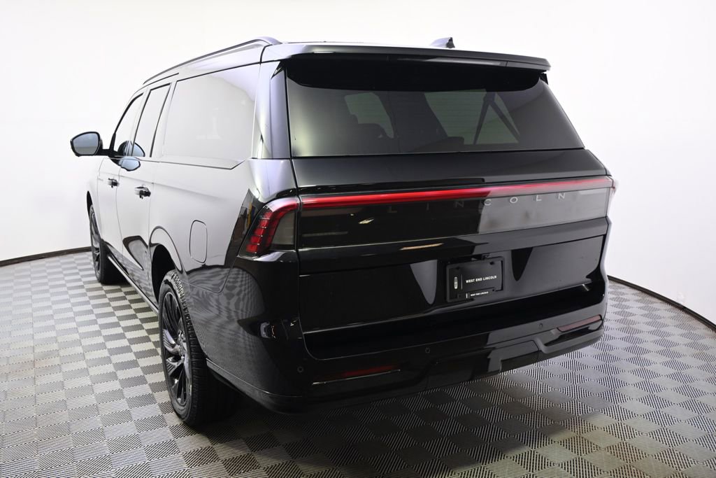 New 2026 Lincoln Navigator L Reserve w/ Jet Appearance Package image 4