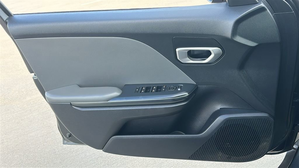 Used 2025 Kia K4 LXS FWD image 19
