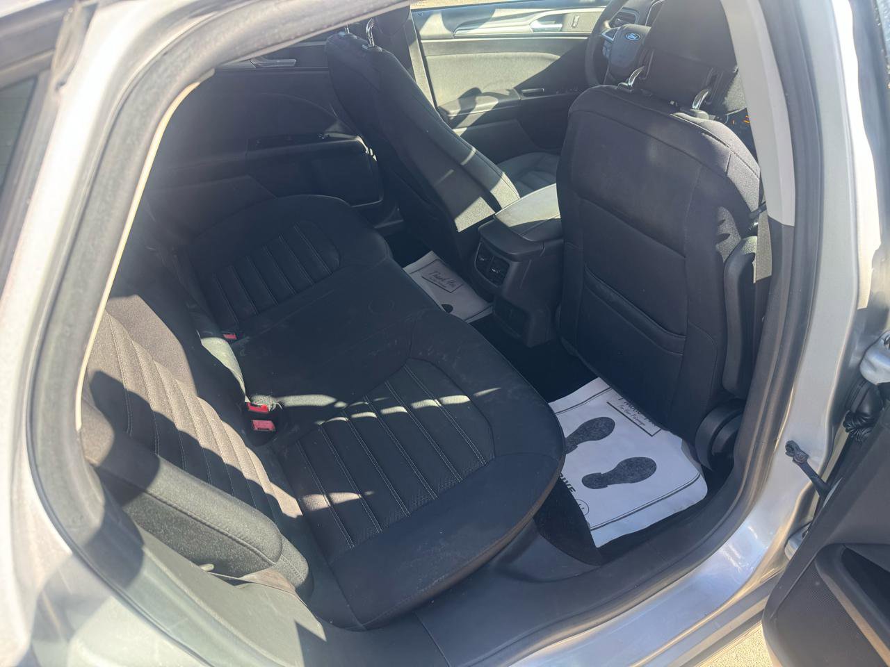 Used 2014 Ford Fusion SE image 12