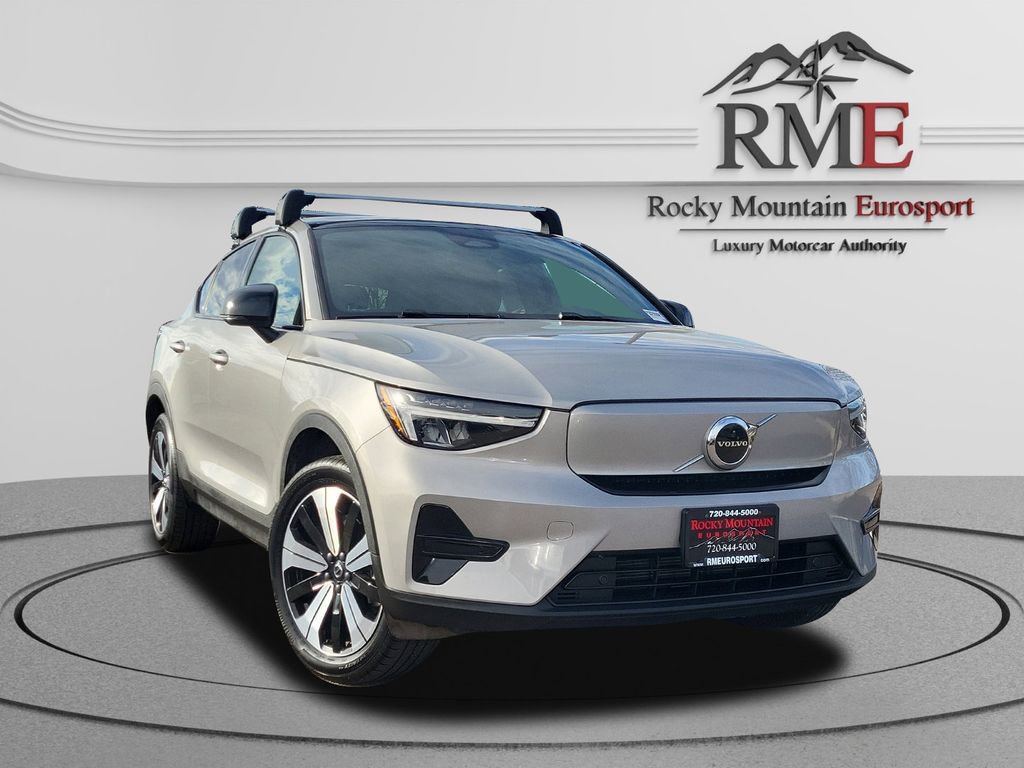 Used 2023 Volvo C40 Recharge Core image 1