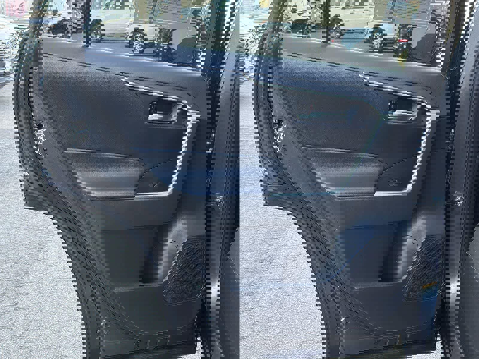 Used 2020 Toyota RAV4 XLE image 29