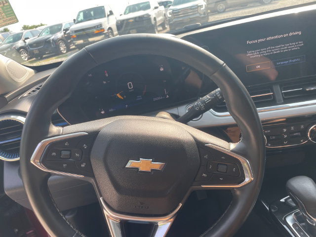 Used 2025 Chevrolet Trax LT w/ LT Convenience Package FWD image 29