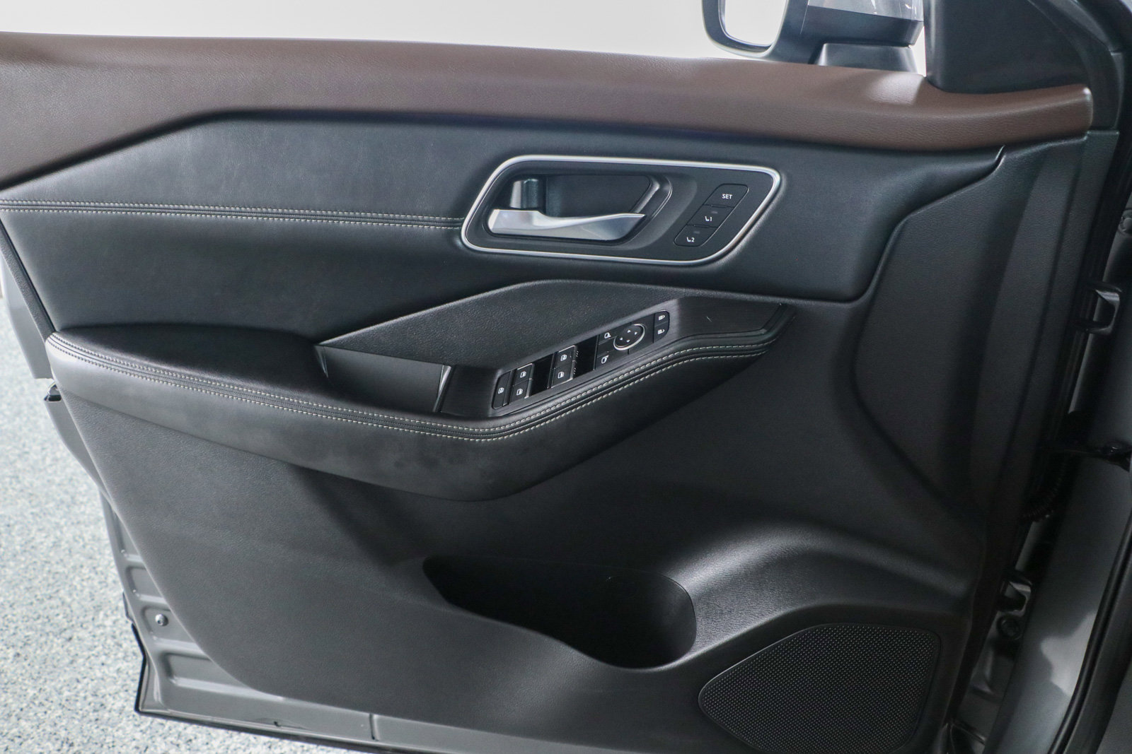 Used 2023 Nissan Rogue Platinum w/ Platinum Premium Package image 25