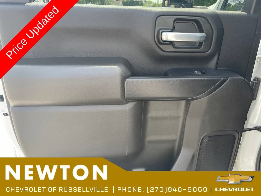 Used 2022 Chevrolet Silverado 2500 Custom w/ Custom Value Package AWD/4WD image 33