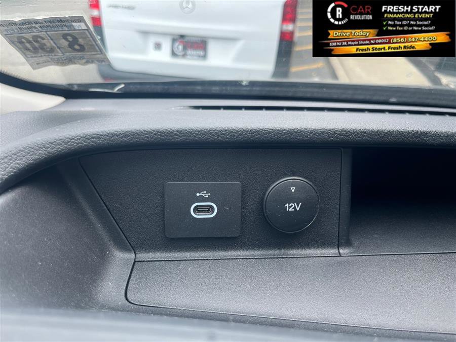 Used 2025 Ford Transit 350 XLT image 22