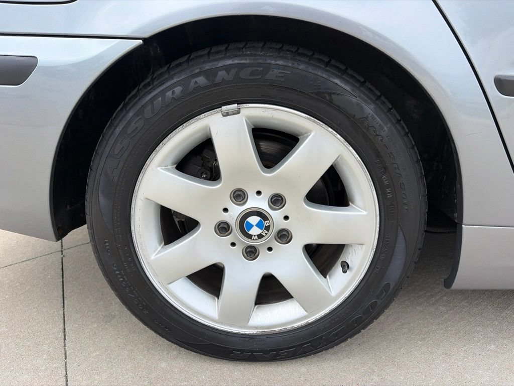 Used 2004 BMW 325i Sedan RWD image 14