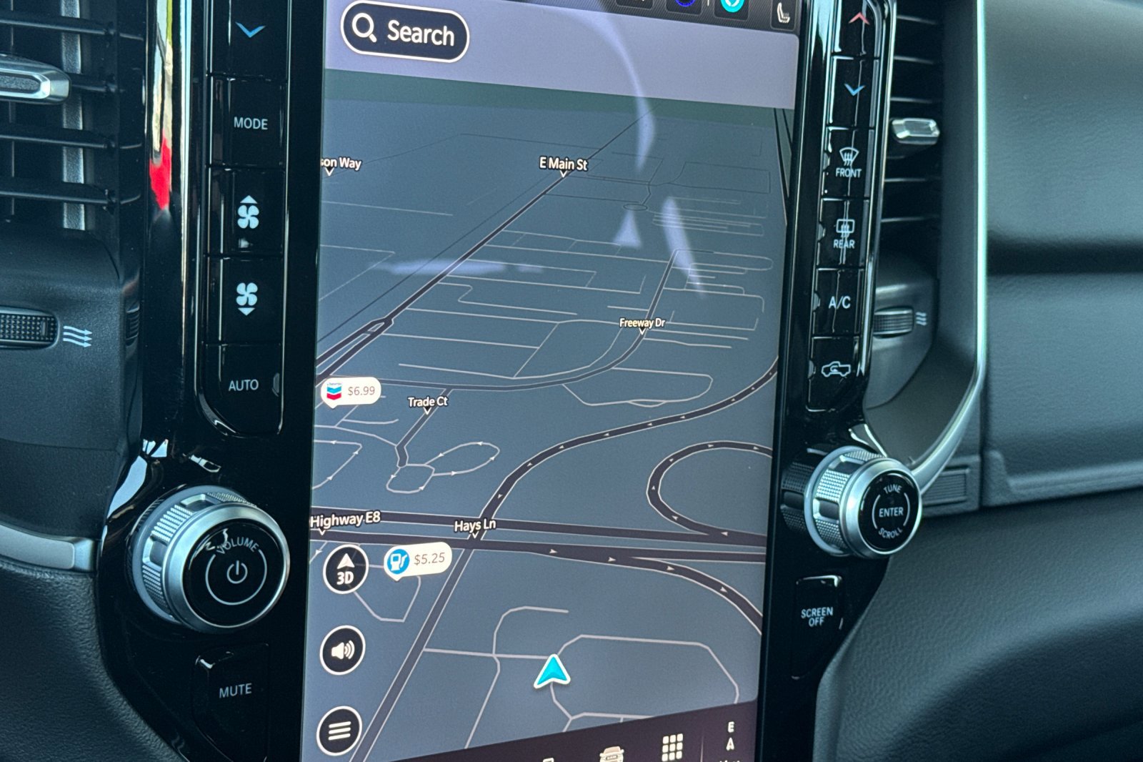 New 2026 RAM 1500 4x4 Crew Cab image 17