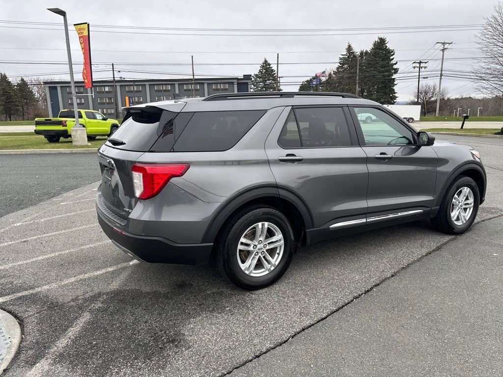 Used 2023 Ford Explorer XLT w/ Equipment Group 202A AWD/4WD image 10