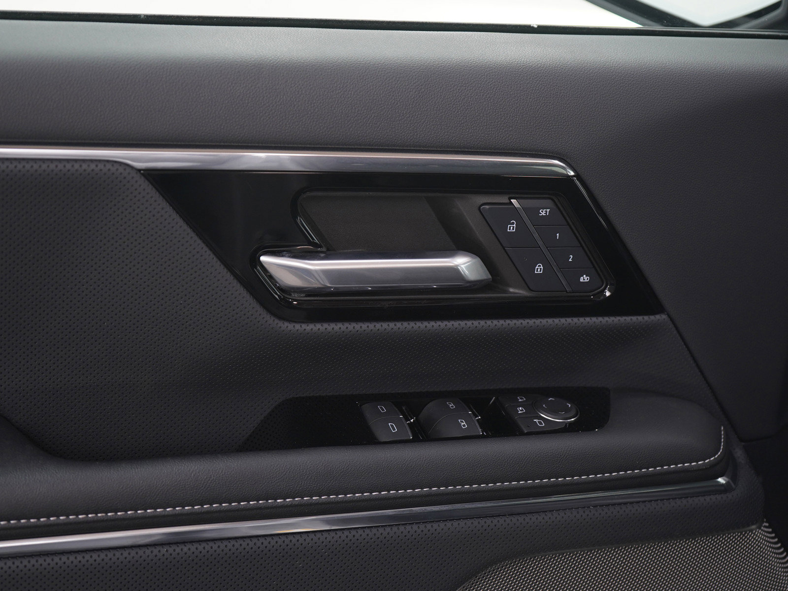 Used 2024 GMC Sierra EV Denali image 18