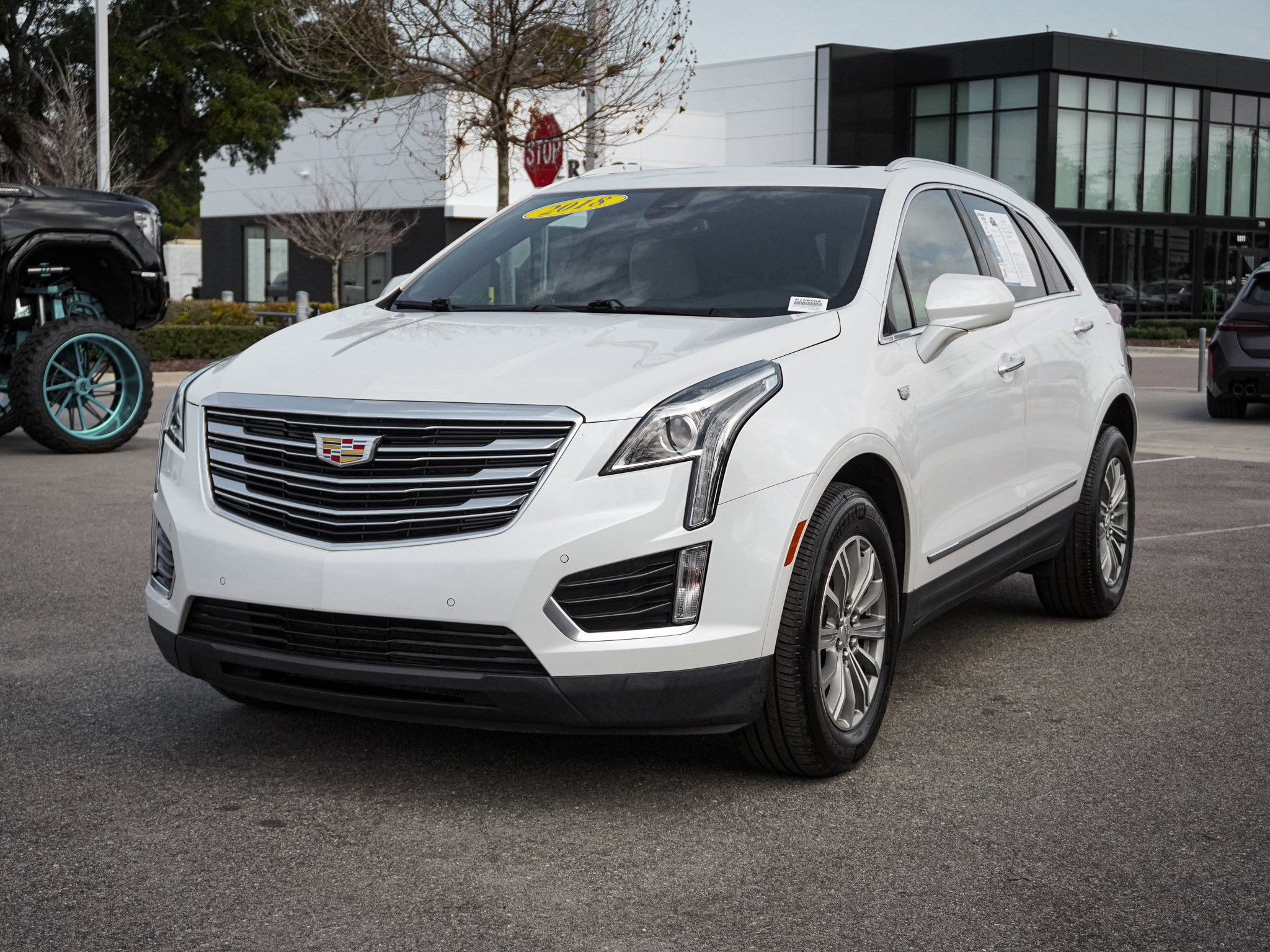 Used 2018 Cadillac XT5 Luxury w/ Driver Awareness Package image 5
