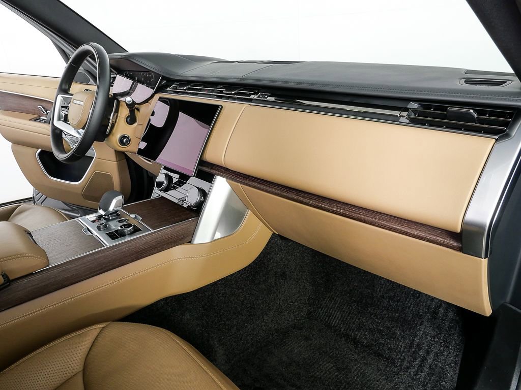 Used 2023 Land Rover Range Rover SE image 24