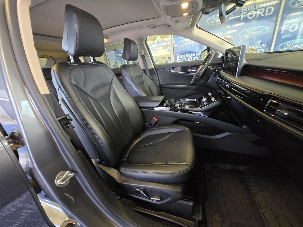 Used 2022 Lincoln Nautilus Reserve w/ Equipment Group 201A image 29