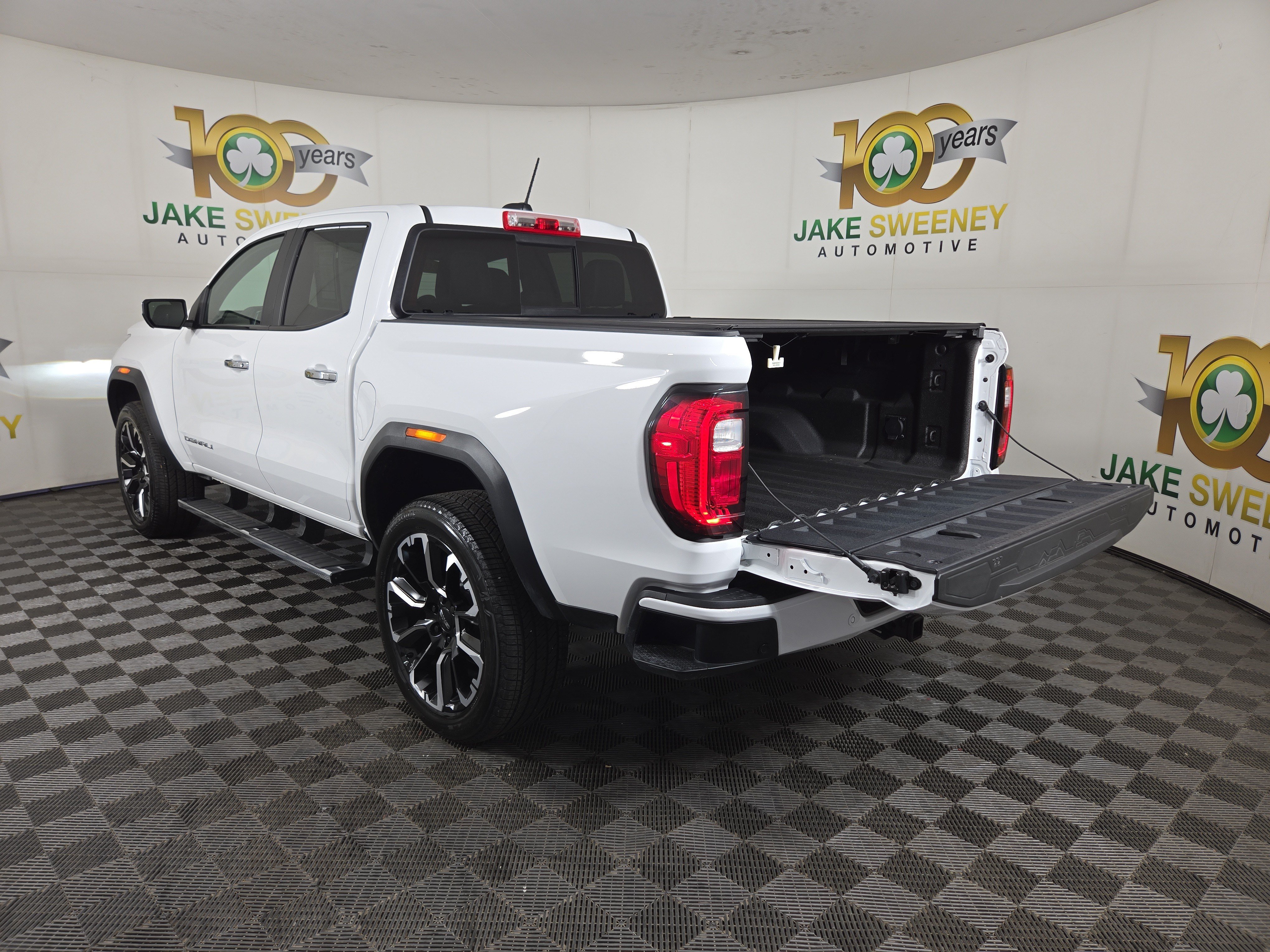 Certified 2025 GMC Canyon Denali AWD/4WD image 31