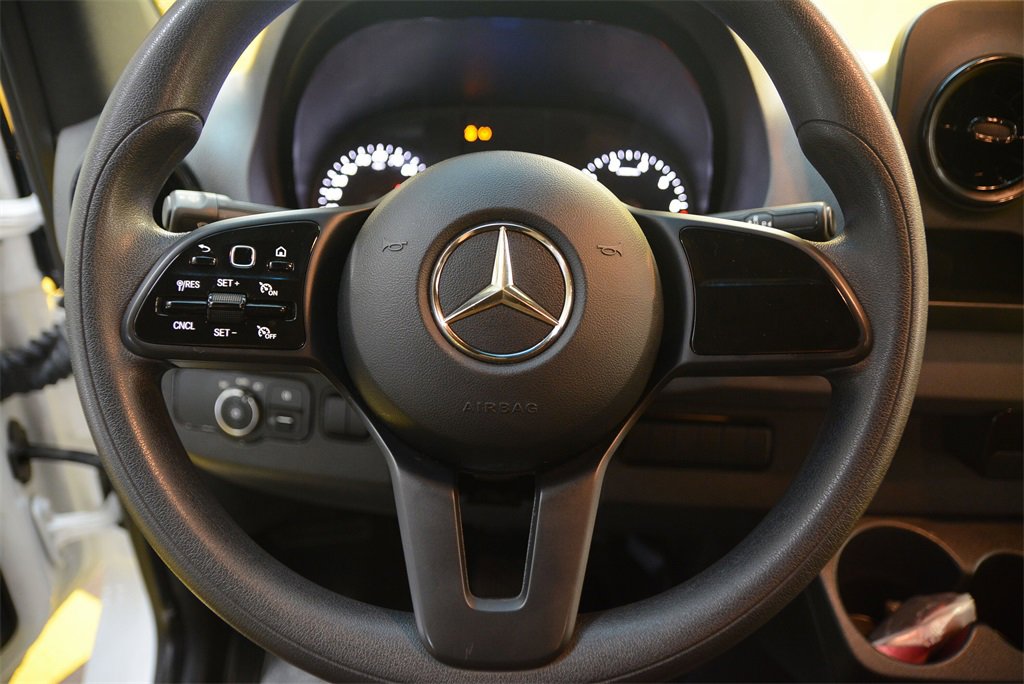 Used 2022 Mercedes-Benz Sprinter 144 Cargo image 18