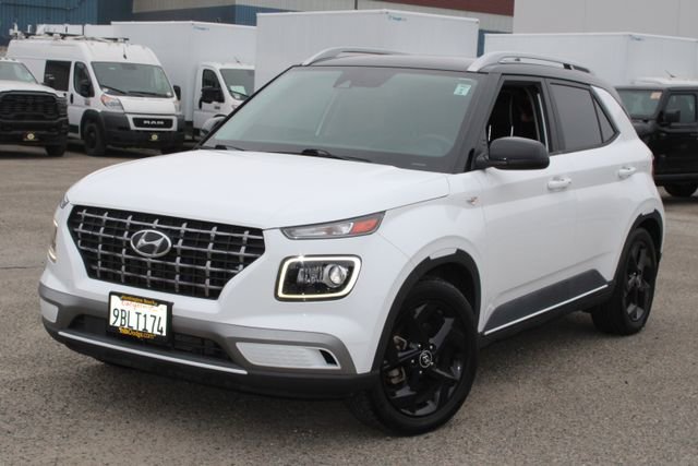 Used 2022 Hyundai Venue Limited image 8