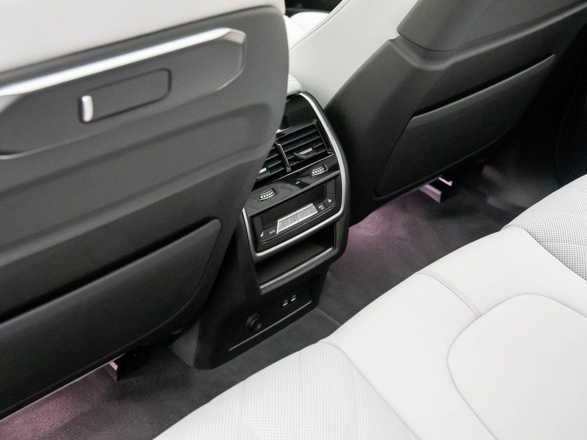 Certified 2025 BMW X5 M60i w/ Climate Comfort Package image 18