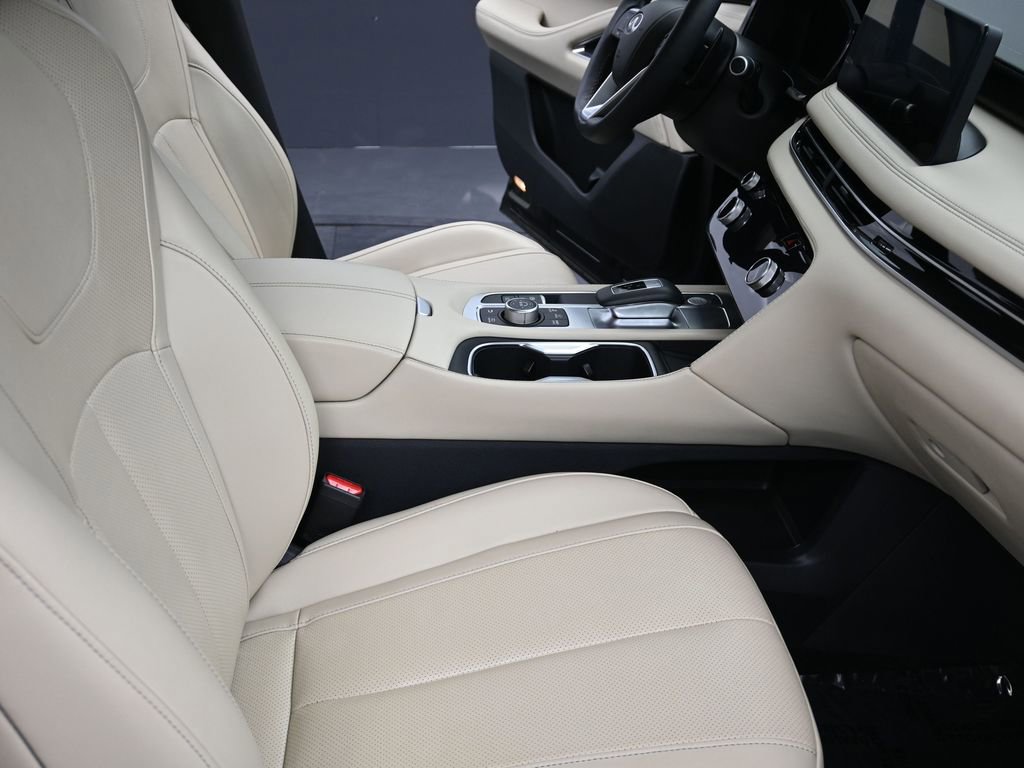 Used 2025 INFINITI QX60 Sensory image 15