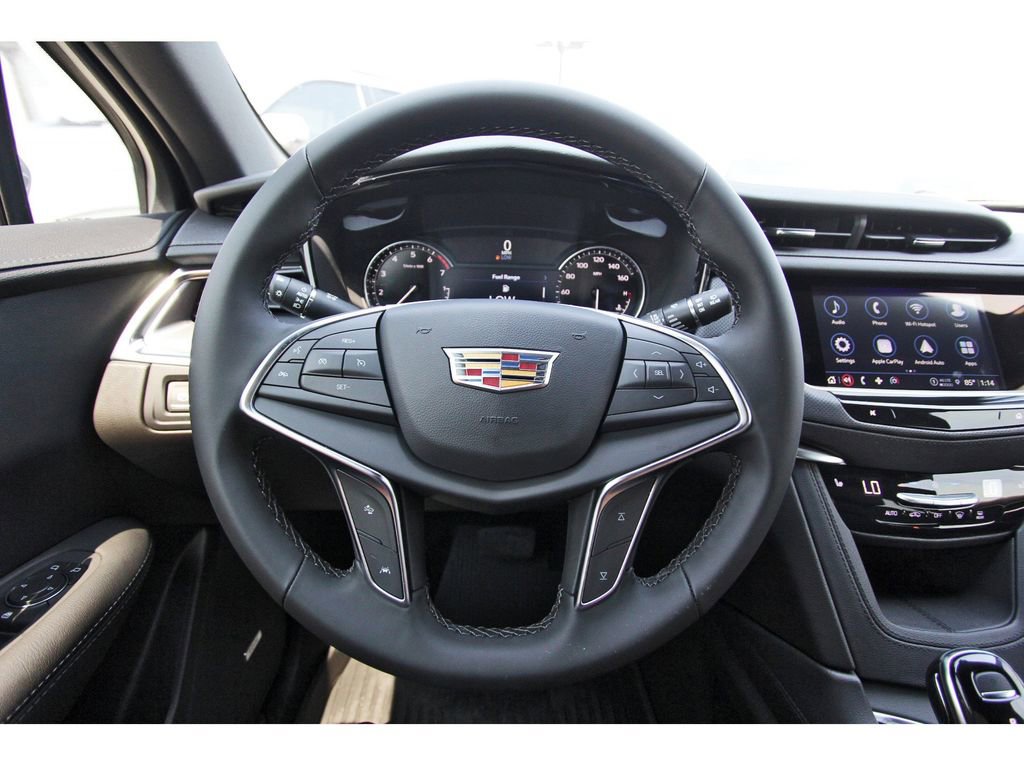 New 2025 Cadillac XT5 Luxury image 13