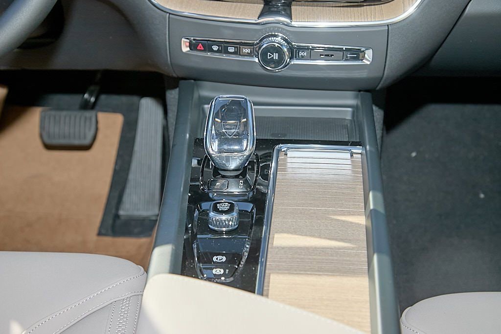 New 2026 Volvo XC60 B5 Plus w/ Protection Package Premier image 26