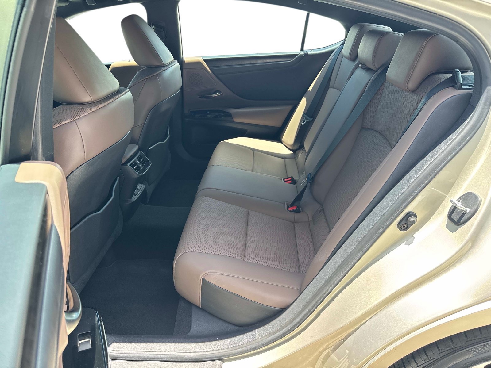 Used 2022 Lexus ES 350 w/ Premium Package FWD image 12